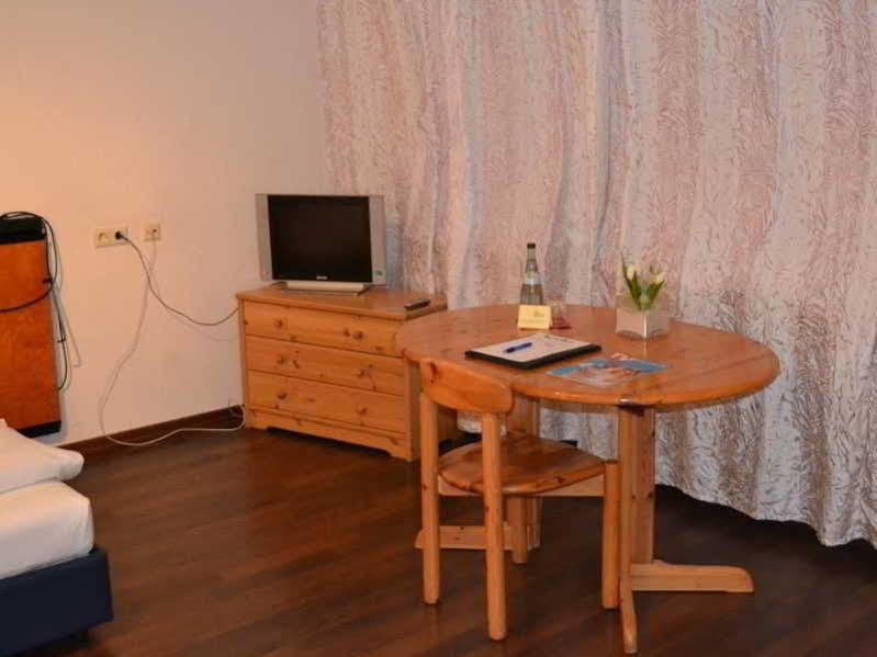 Hotel Domino Stoccarda Esterno foto